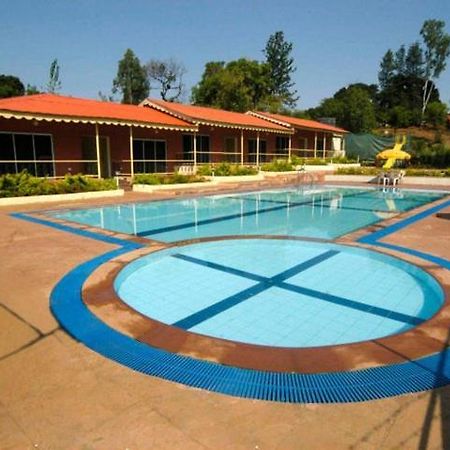 Cold Spot Village Resort ماهاباليشوار المظهر الخارجي الصورة