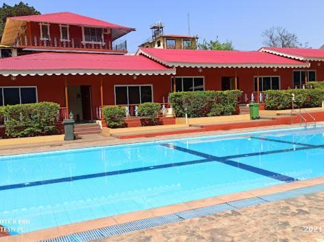 Cold Spot Village Resort ماهاباليشوار المظهر الخارجي الصورة